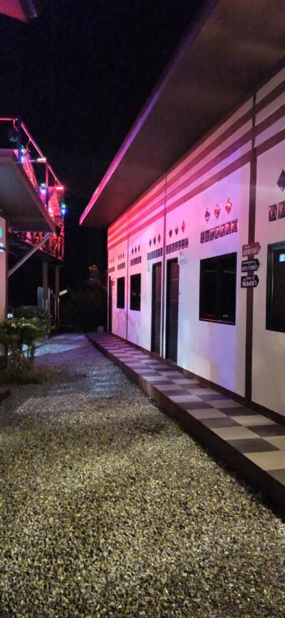 Touch The Wind Hotel Chaiyaphum Bagian luar foto