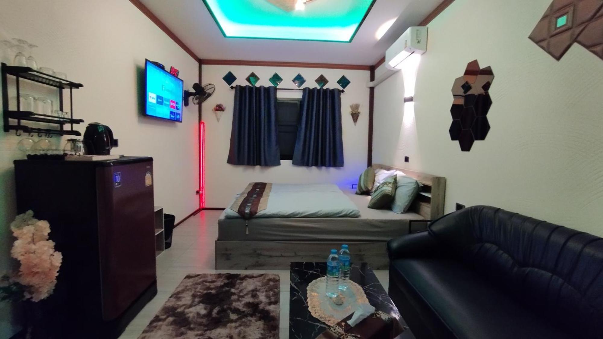Touch The Wind Hotel Chaiyaphum Bagian luar foto