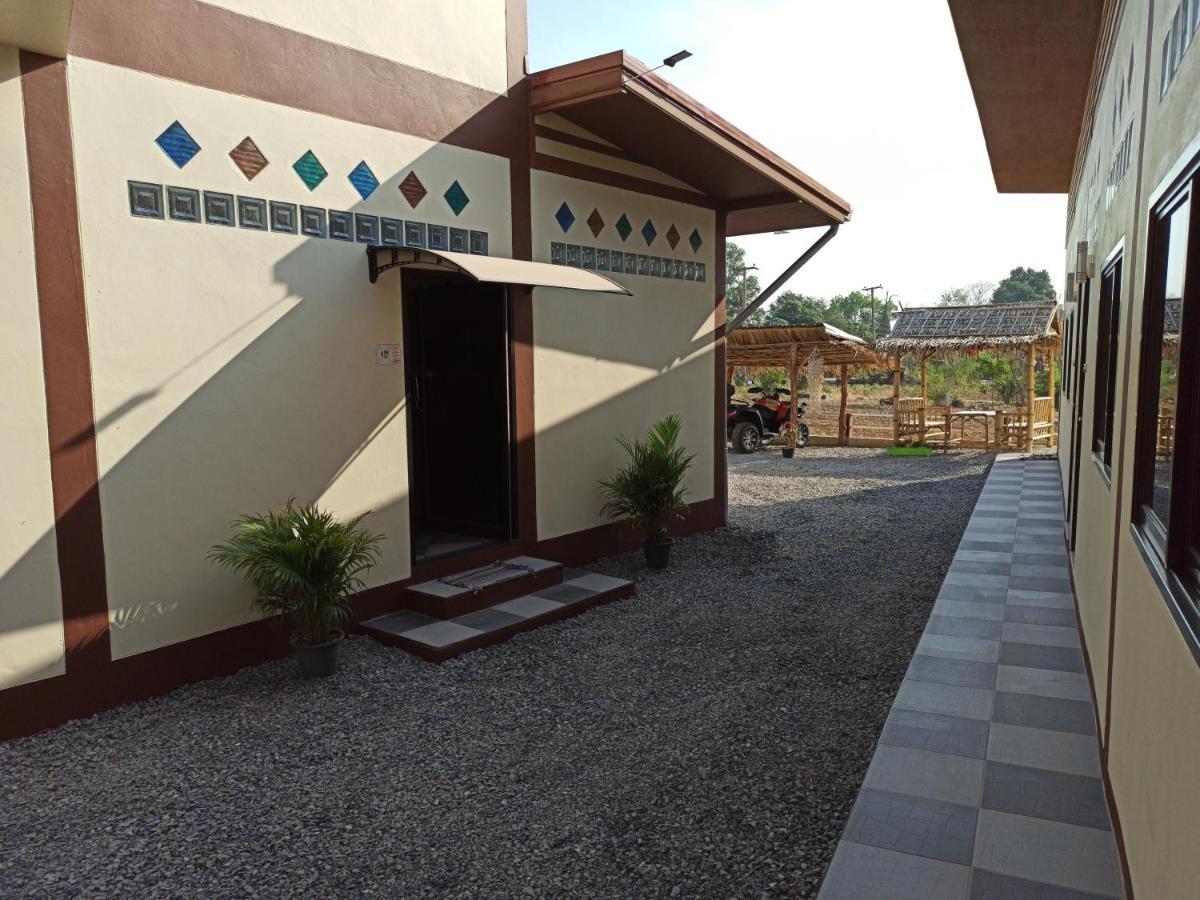 Touch The Wind Hotel Chaiyaphum Bagian luar foto