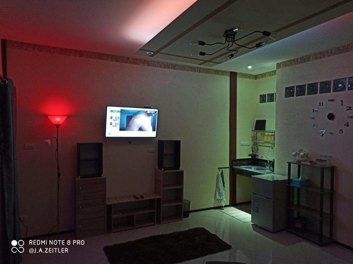 Touch The Wind Hotel Chaiyaphum Bagian luar foto