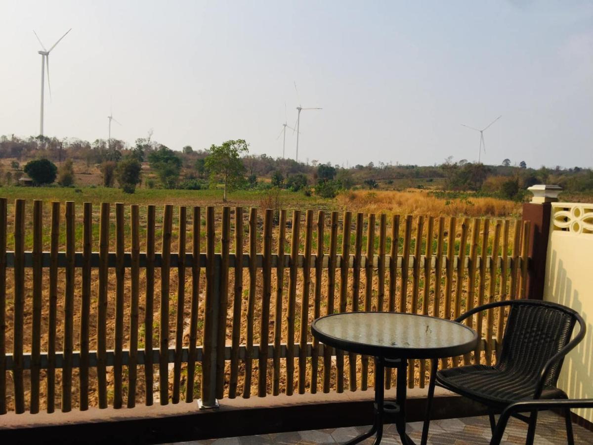 Touch The Wind Hotel Chaiyaphum Bagian luar foto