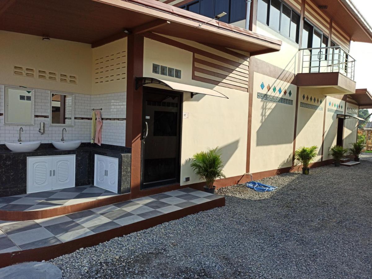 Touch The Wind Hotel Chaiyaphum Bagian luar foto
